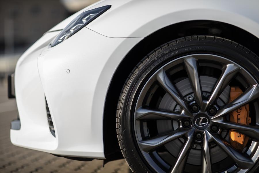Колеса Lexus RC350 F-Sport 2019 года  (ZA) (фото 20 из 25)